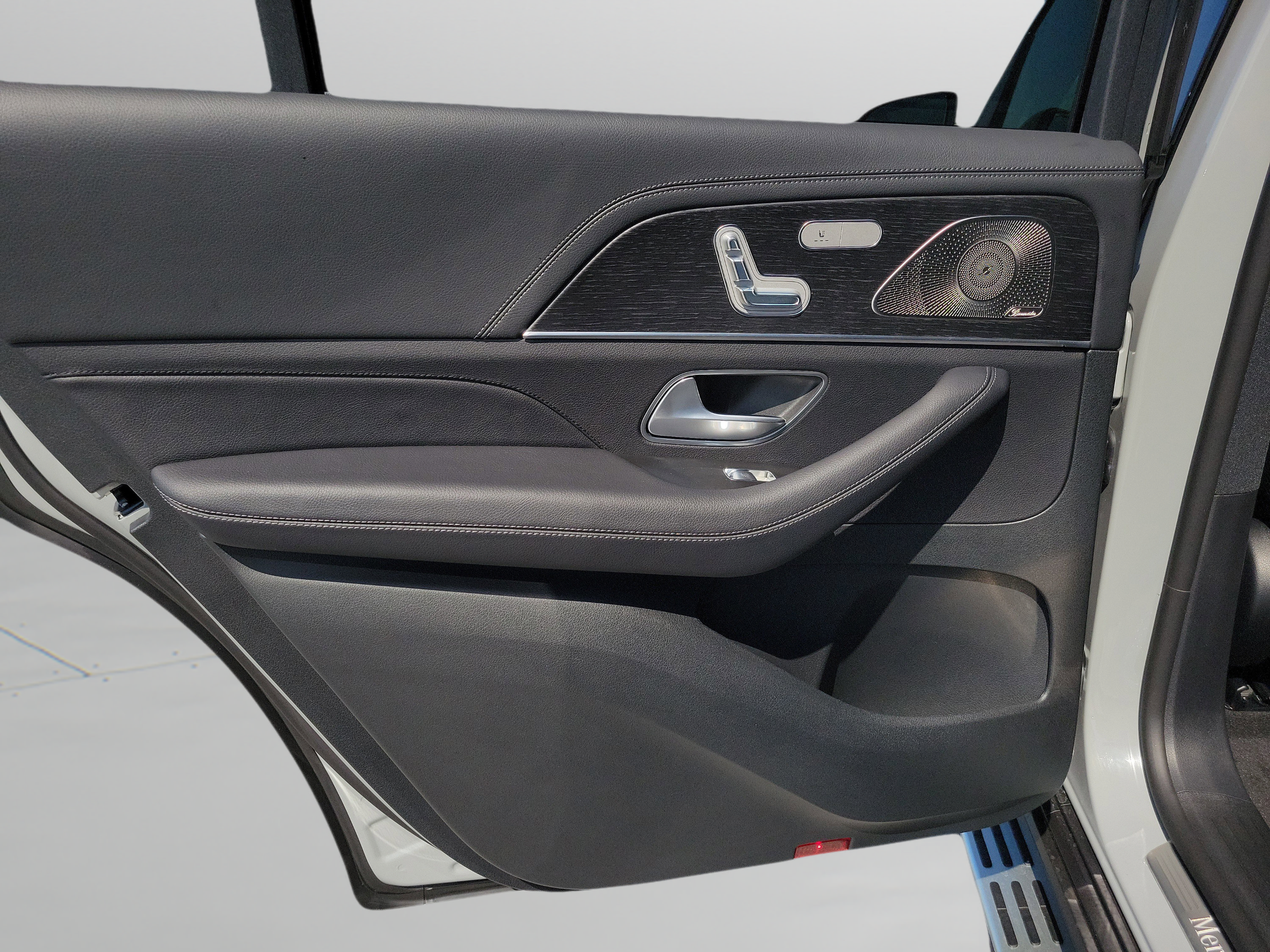 New 2026 Mercedes-Benz GLS 580 4MATIC image 6