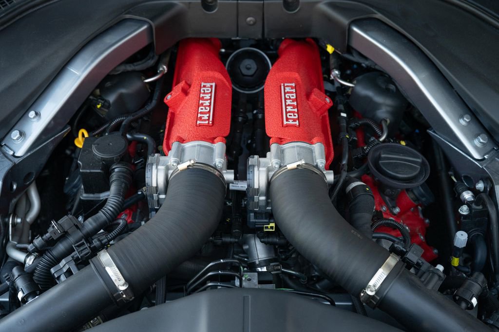 Certified 2022 Ferrari Portofino M image 13