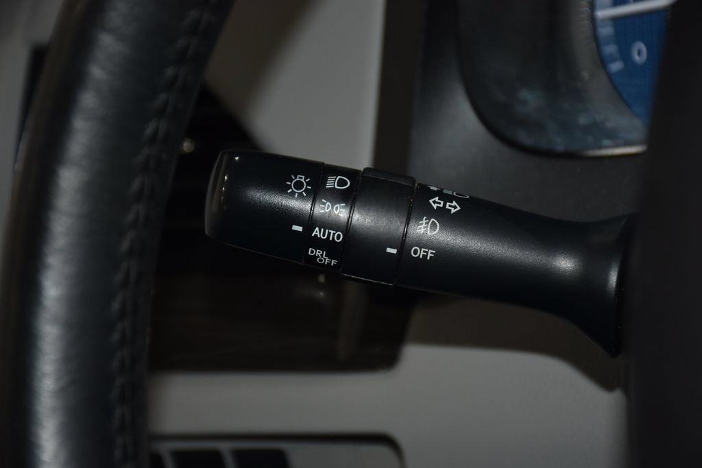 Used 2015 Toyota Sienna XLE Premium FWD image 11