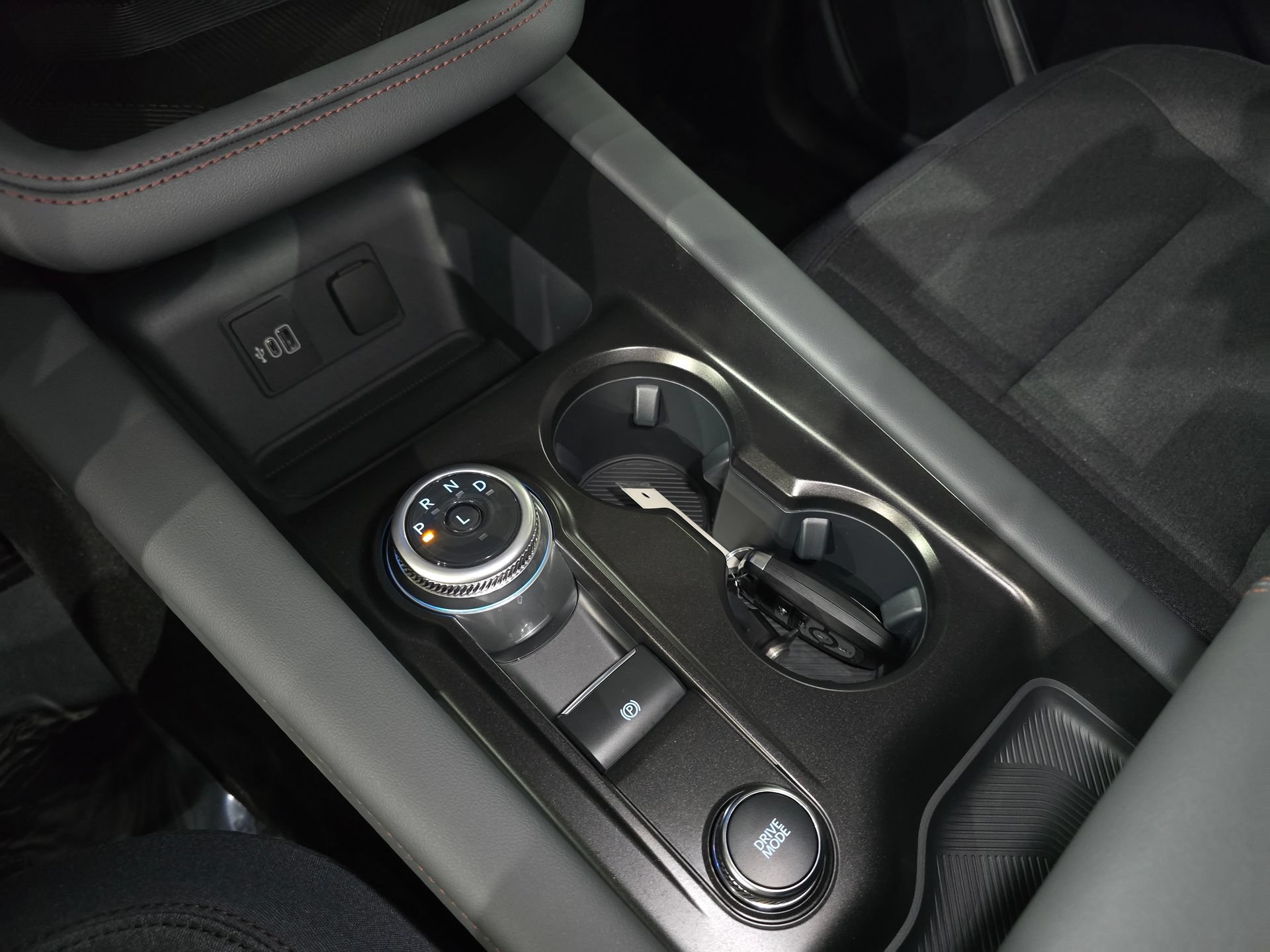 New 2026 Ford Explorer Active AWD/4WD image 32
