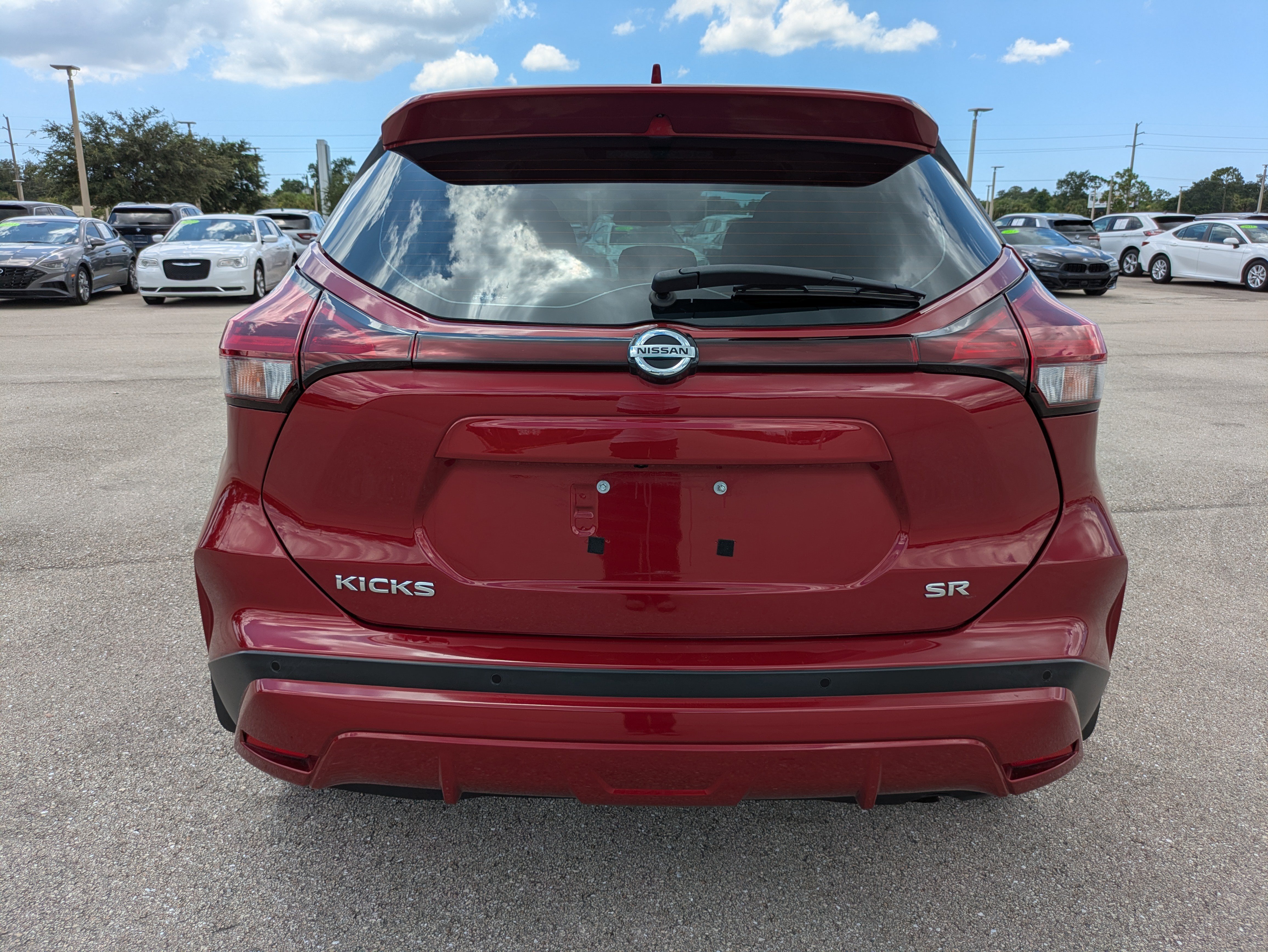 Used 2021 Nissan Kicks SR FWD image 5