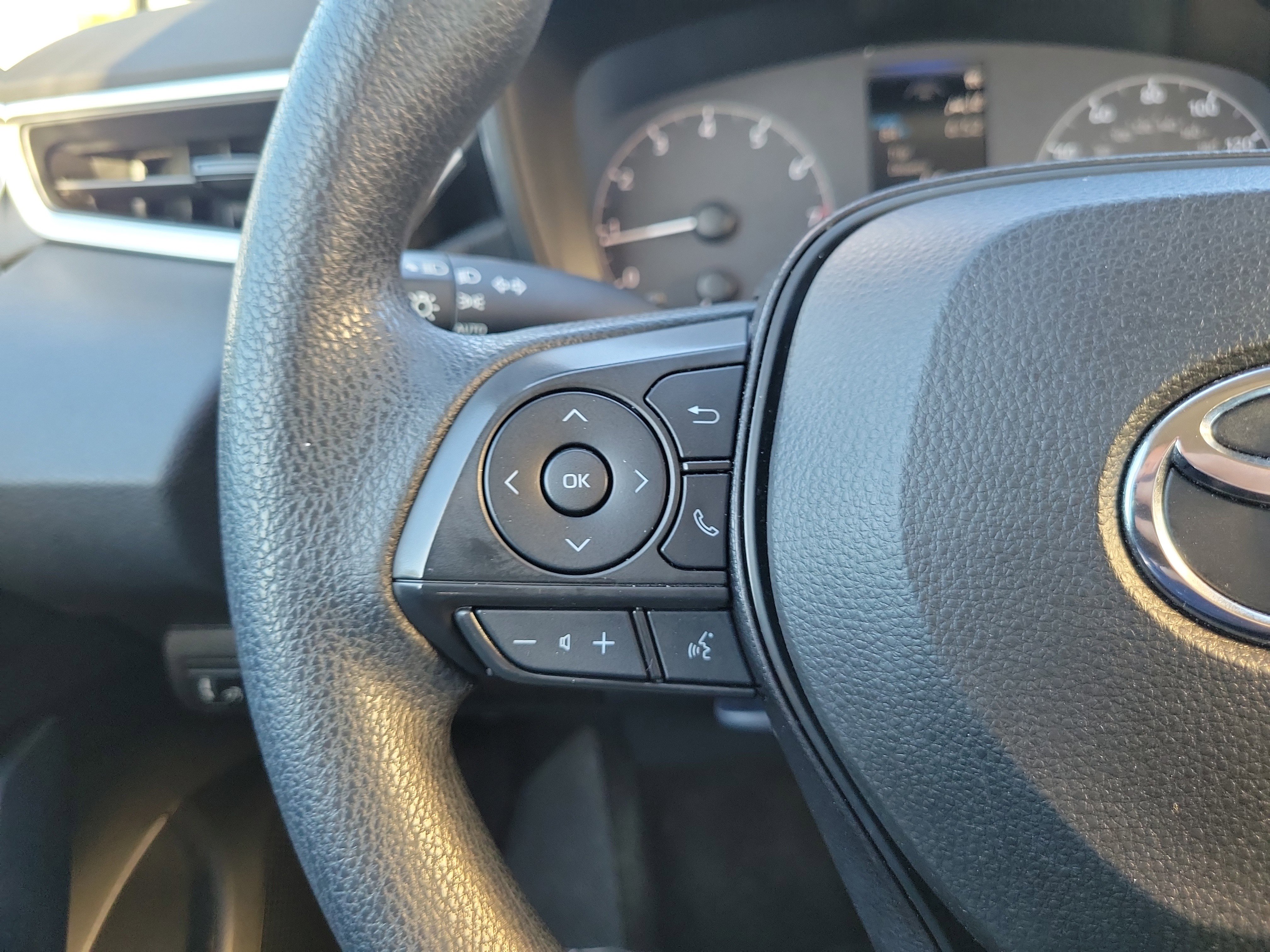 Used 2023 Toyota Corolla LE image 16