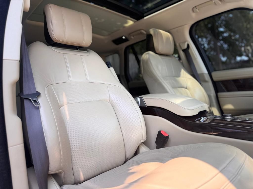Used 2018 Land Rover Range Rover Supercharged AWD/4WD image 29