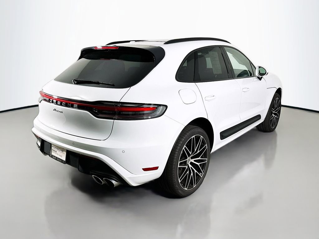 Certified 2025 Porsche Macan AWD/4WD image 9