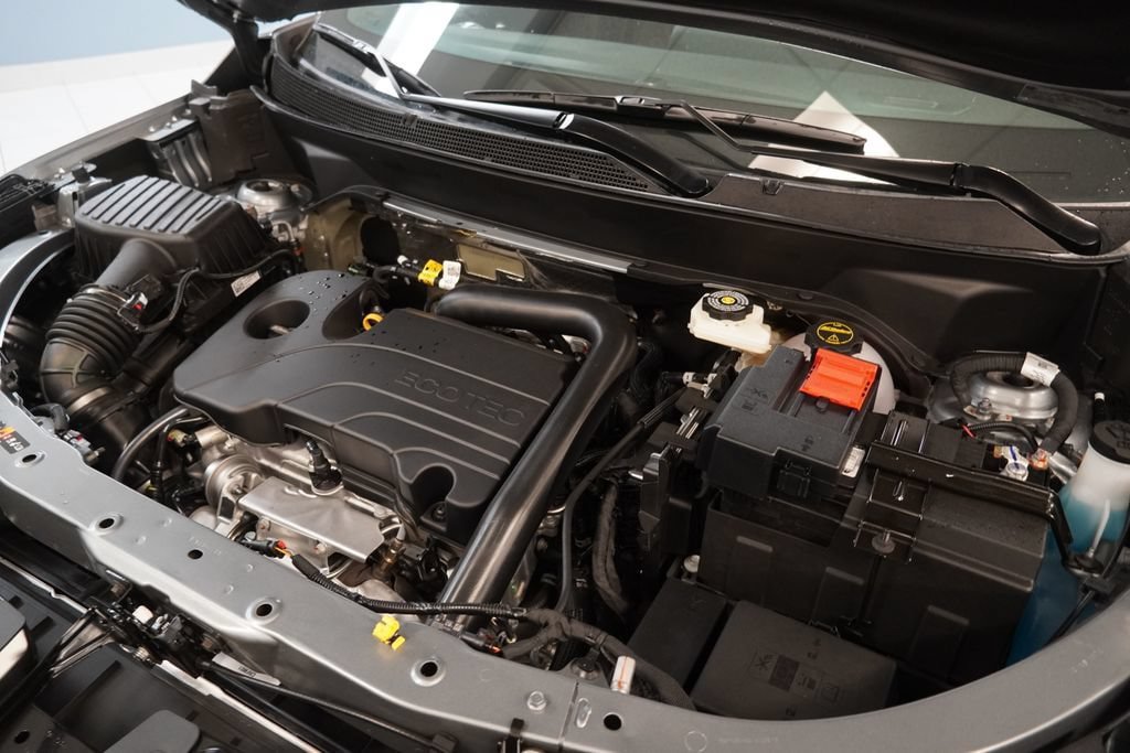 New 2027 Chevrolet Equinox RS w/ LPO, Floor Liner Package FWD image 16