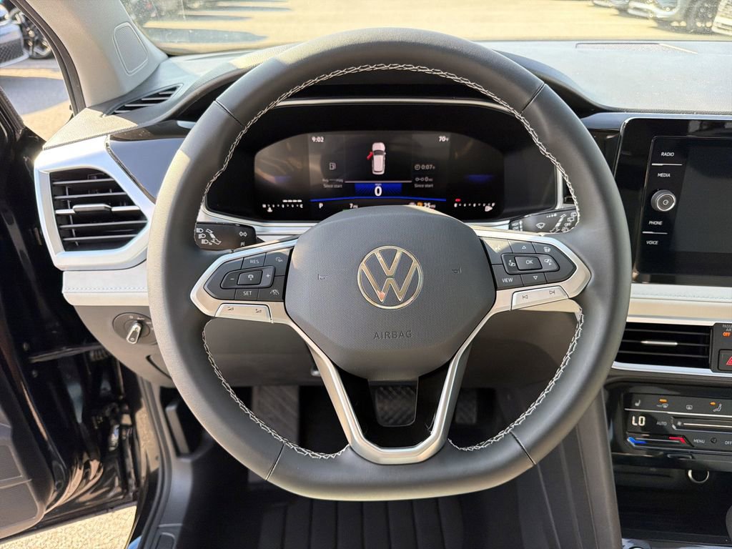 New 2026 Volkswagen Taos SE image 25