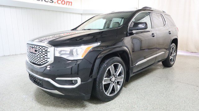 Used 2017 GMC Acadia Denali w/ Technology Package image 2