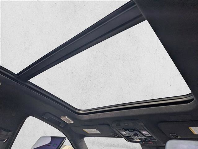 Used 2025 Cadillac Escalade ESV Sport Platinum w/ LPO, ONYX Package image 21