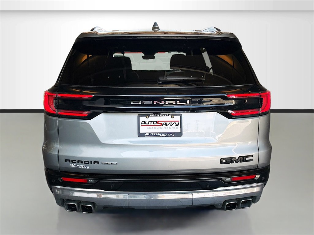 Used 2024 GMC Acadia Denali image 6