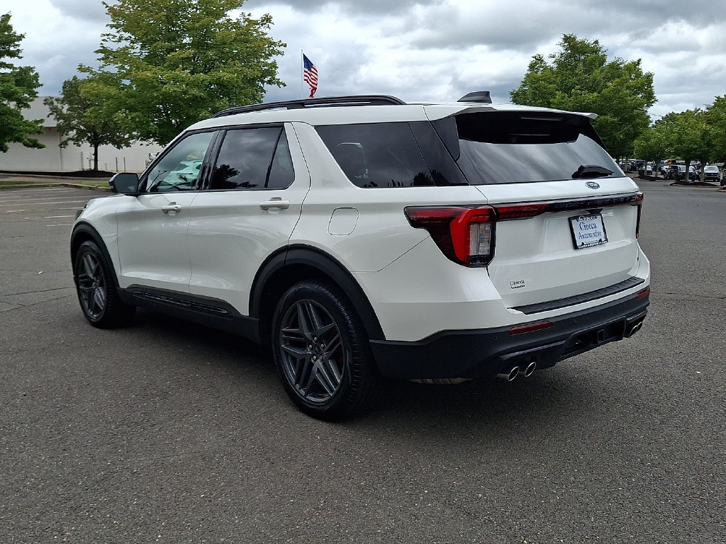 Certified 2025 Ford Explorer ST AWD/4WD image 7