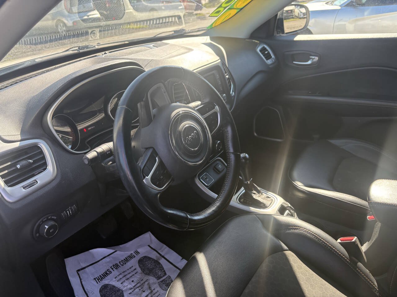 Used 2018 Jeep Compass Latitude FWD image 9