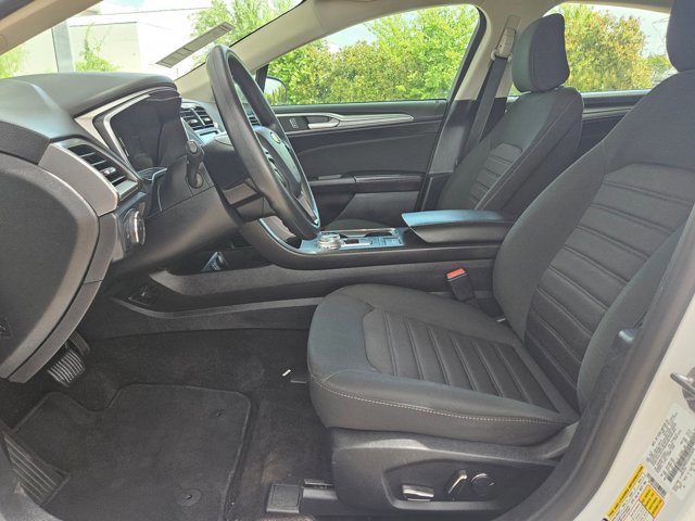 Used 2020 Ford Fusion SE image 16