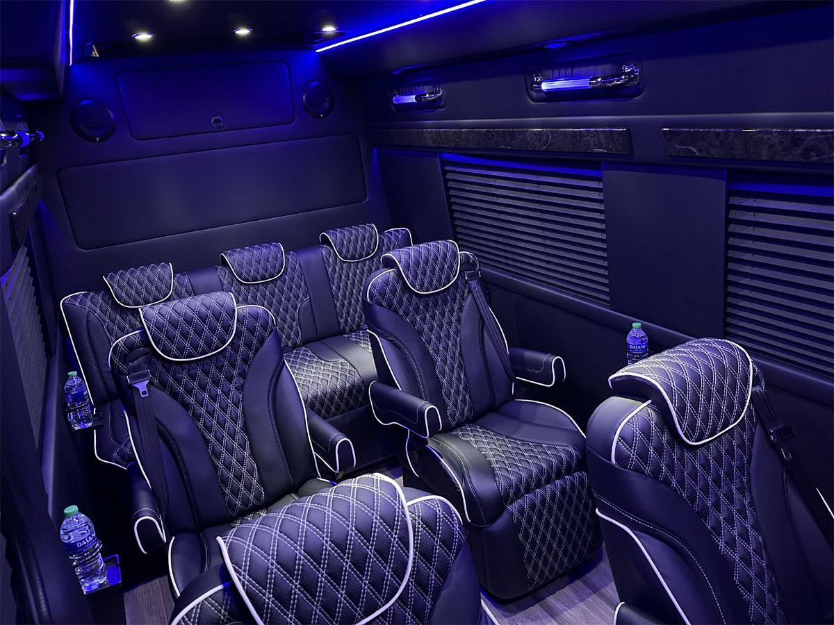 Used 2024 Mercedes-Benz Sprinter 3500 image 11