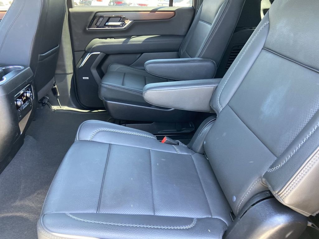 Used 2025 GMC Yukon XL Denali AWD/4WD image 21