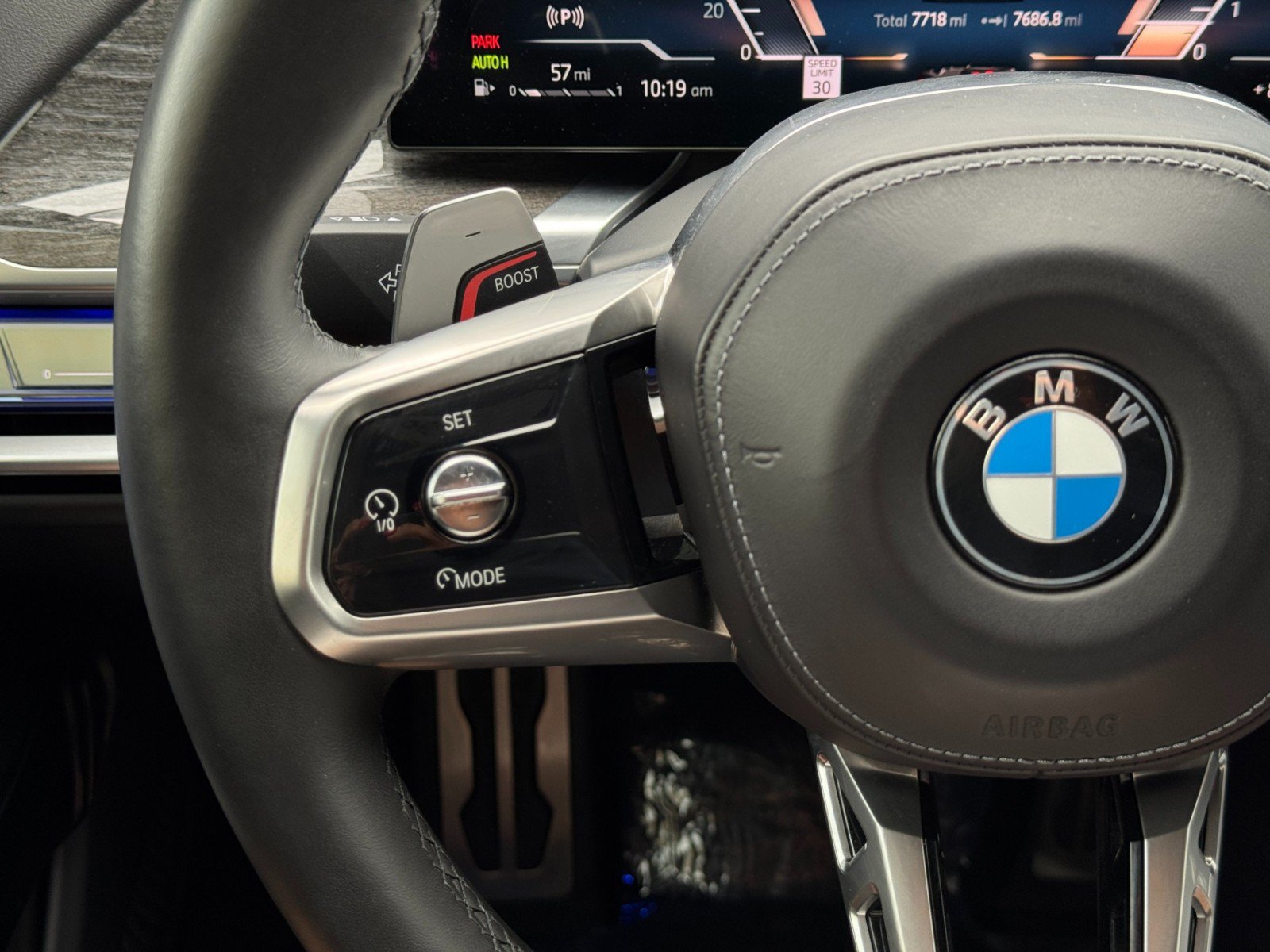 Used 2023 BMW 760i xDrive AWD/4WD image 24
