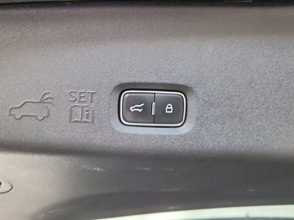 Used 2025 Ford Expedition Max Platinum AWD/4WD image 16