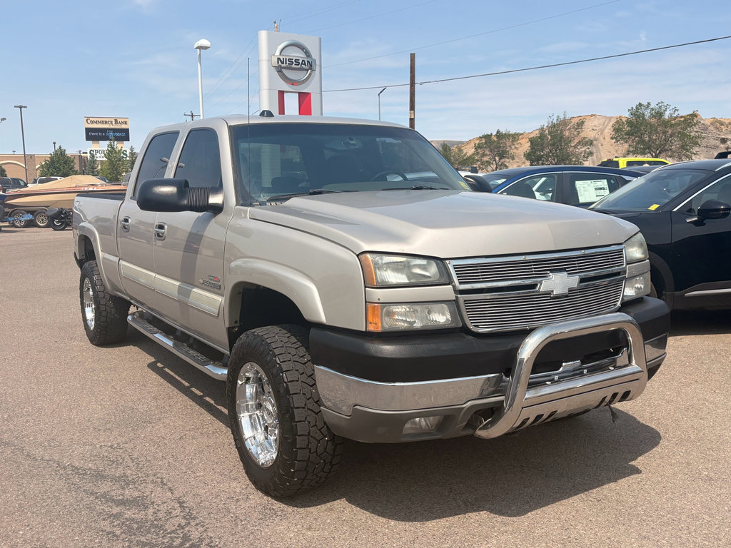 Used 2005 Chevrolet Silverado 2500 LS w/ Heavy-Duty Power Package AWD/4WD image 7