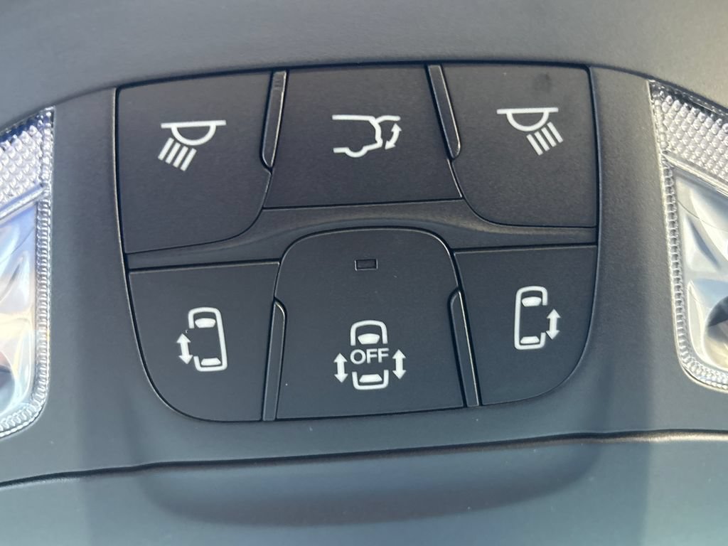 New 2027 Chrysler Pacifica Limited FWD image 38