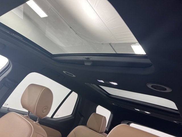 Used 2023 Chevrolet Traverse Premier image 12