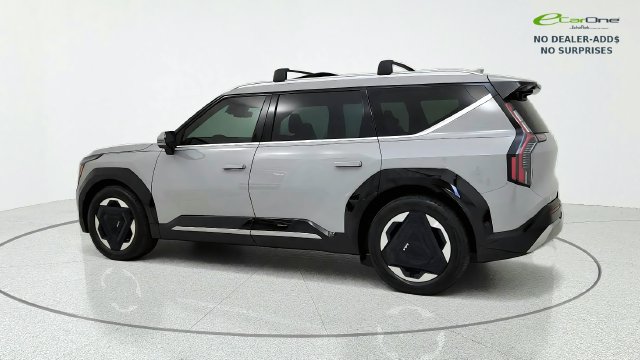 Used 2026 Kia EV9 Land AWD/4WD image 5