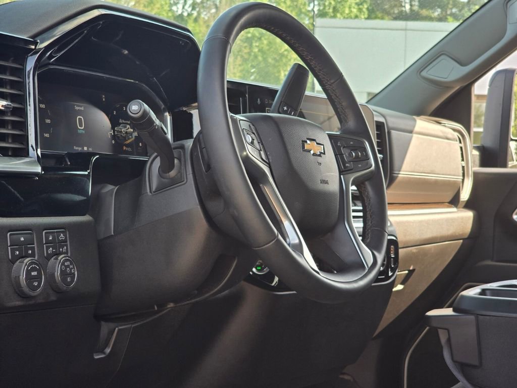 Used 2026 Chevrolet Silverado 2500 LT w/ Safety Package AWD/4WD image 27