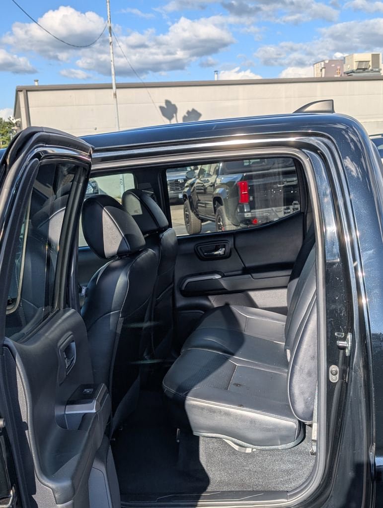 Certified 2022 Toyota Tacoma Limited AWD/4WD image 15