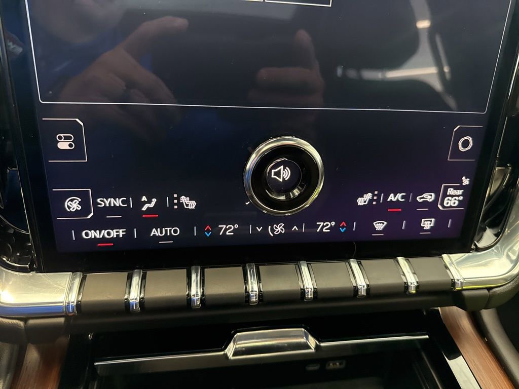 Certified 2025 GMC Yukon XL Denali w/ Sun & Power Step Package AWD/4WD image 12