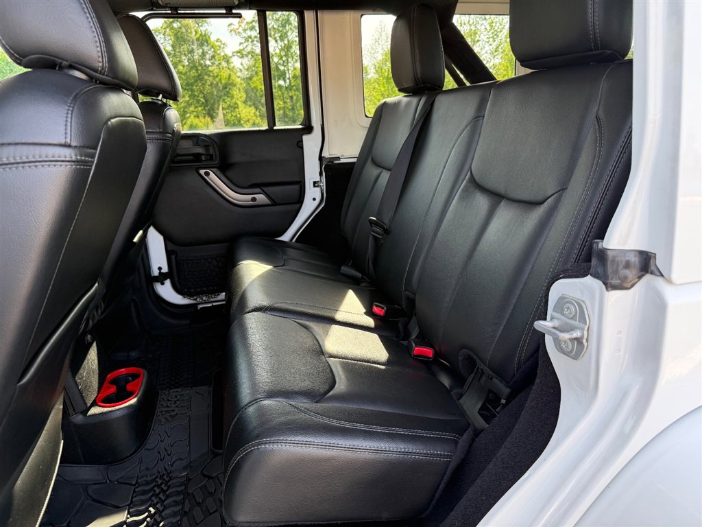Used 2018 Jeep Wrangler Unlimited Sahara image 24