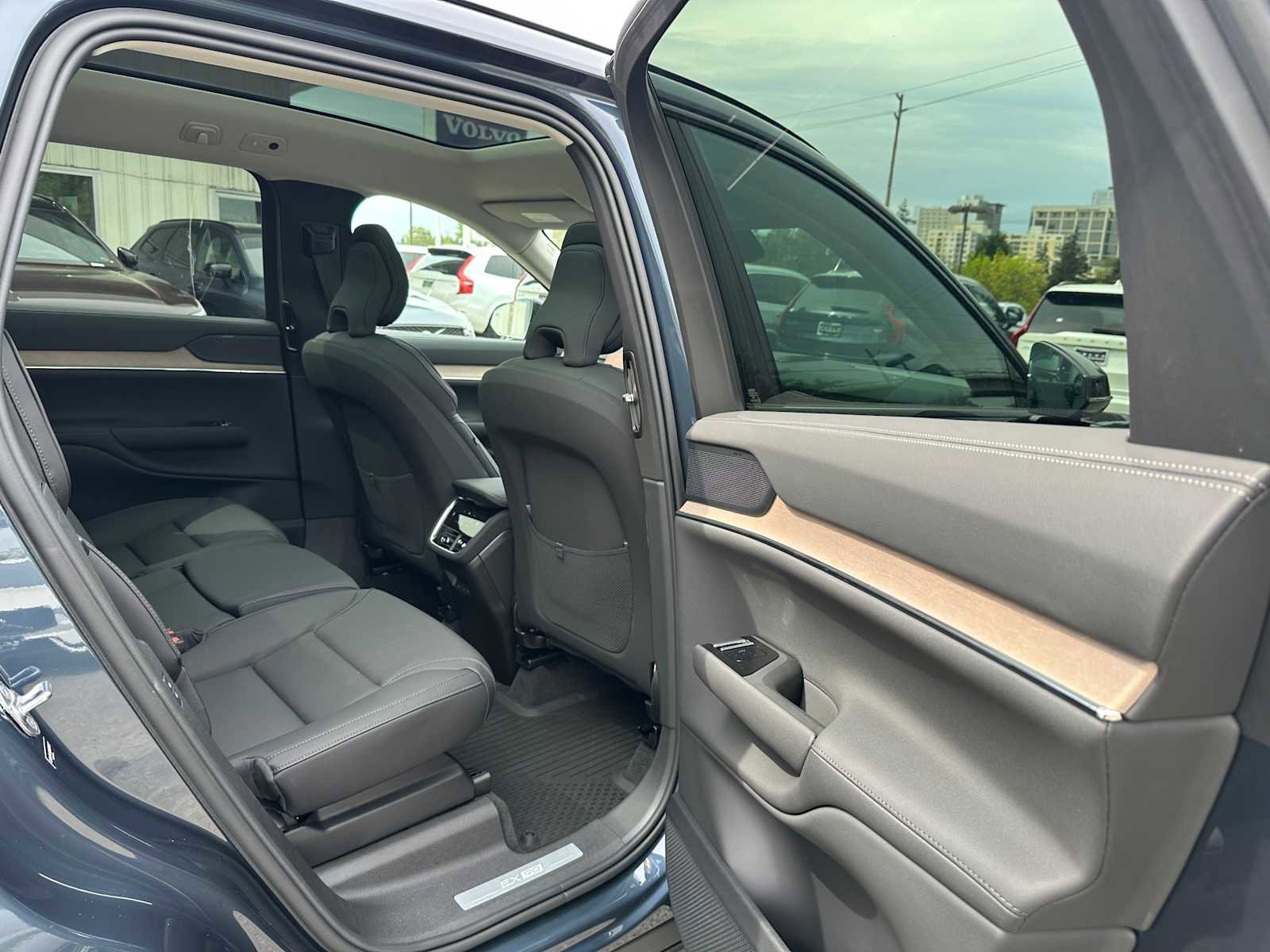 Used 2025 Volvo EX90 Plus w/ Protection Package Premier AWD/4WD image 13
