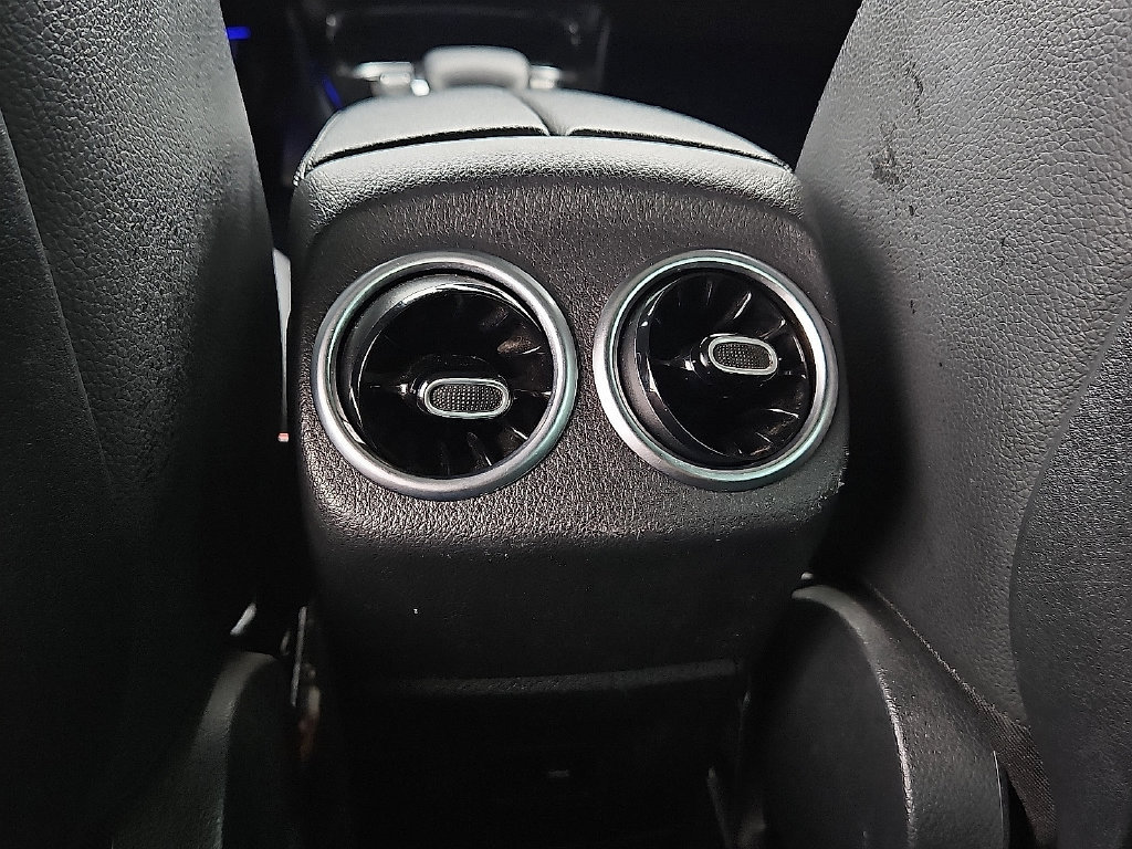 Used 2022 Mercedes-Benz CLA 250 image 18
