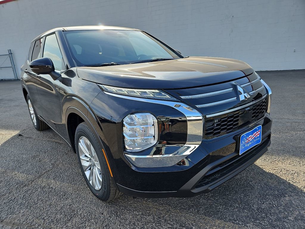 New 2026 Mitsubishi Outlander ES image 2