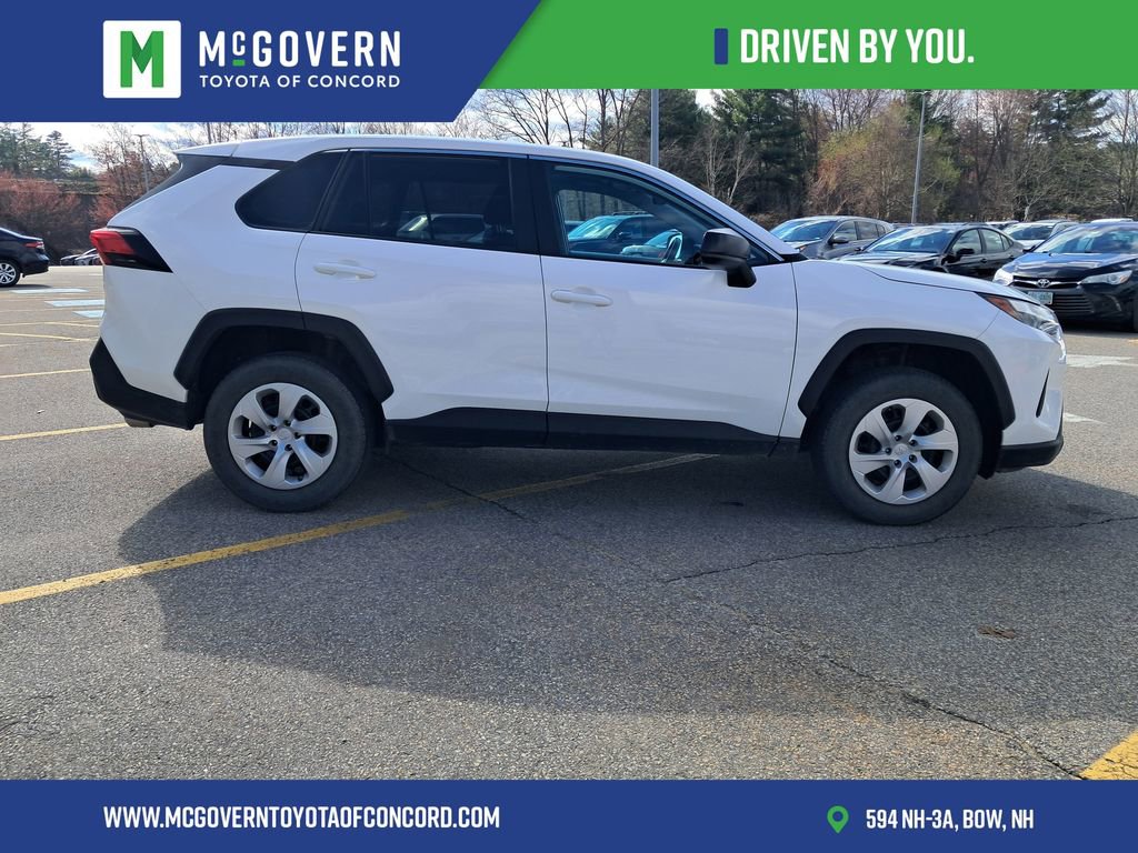 Used 2024 Toyota RAV4 LE AWD/4WD image 7