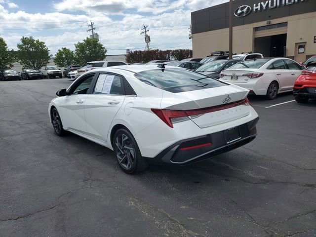 Certified 2024 Hyundai Elantra SEL w/ Convenience Package FWD image 3