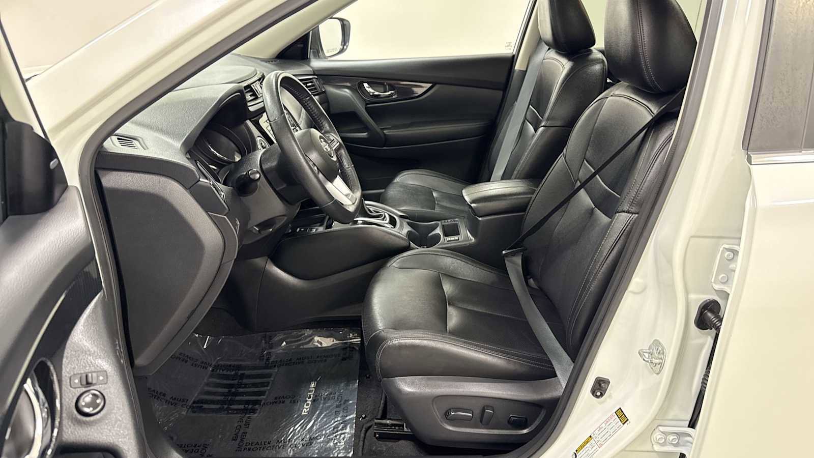 Used 2020 Nissan Rogue SL w/ Premium Package image 13