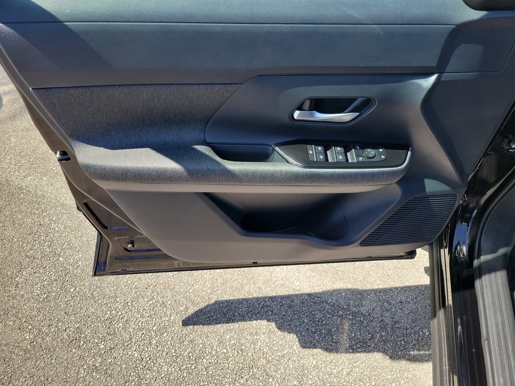 Certified 2026 Nissan Kicks SV w/ Charging Package FWD image 25