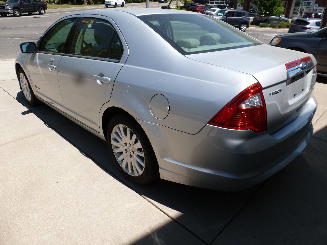 Used 2010 Ford Fusion Hybrid FWD image 3