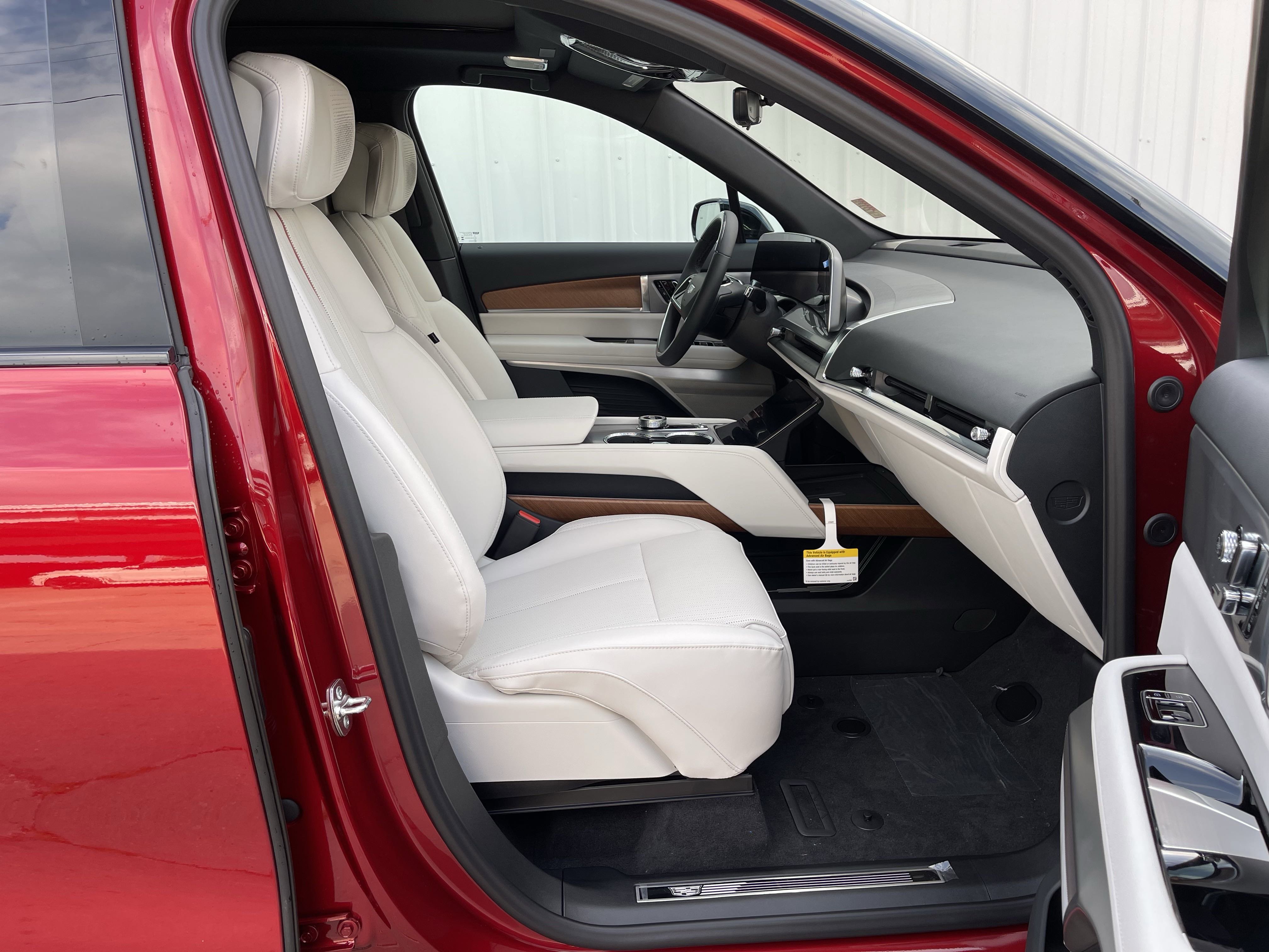 New 2026 Cadillac Vistiq Sport image 13