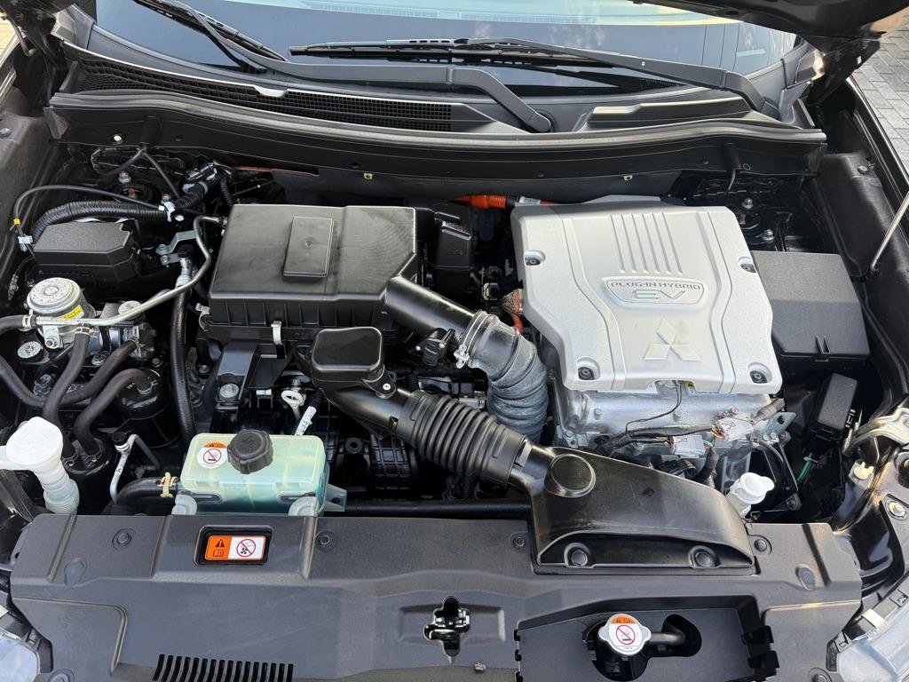 Used 2018 Mitsubishi Outlander SEL AWD/4WD image 48