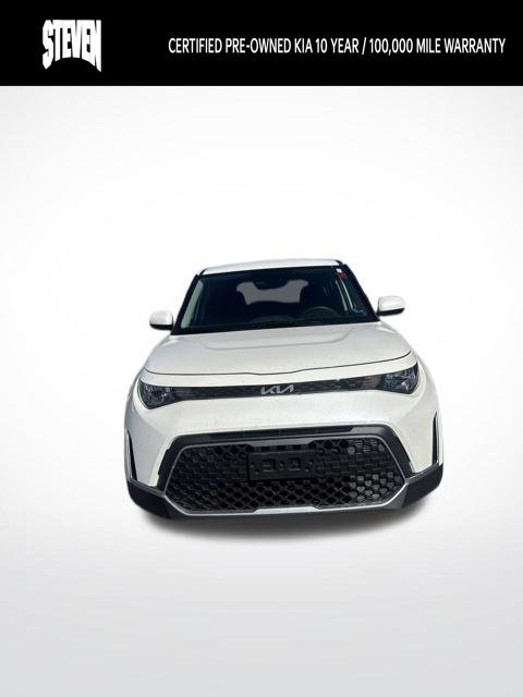 Certified 2025 Kia Soul LX w/ LX Technology Package FWD image 2