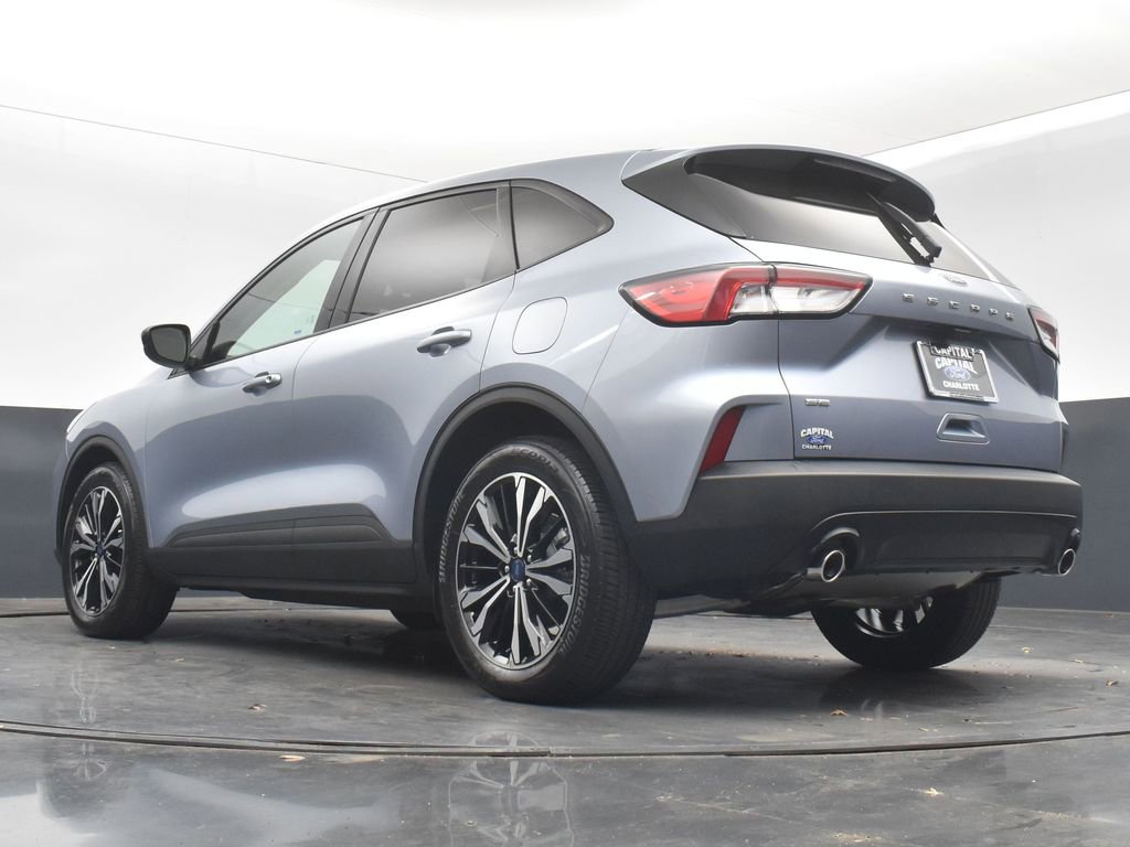 Used 2022 Ford Escape SE w/ SE Sport Appearance Package image 22