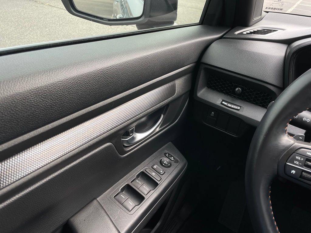 Used 2025 Honda CR-V Sport image 22
