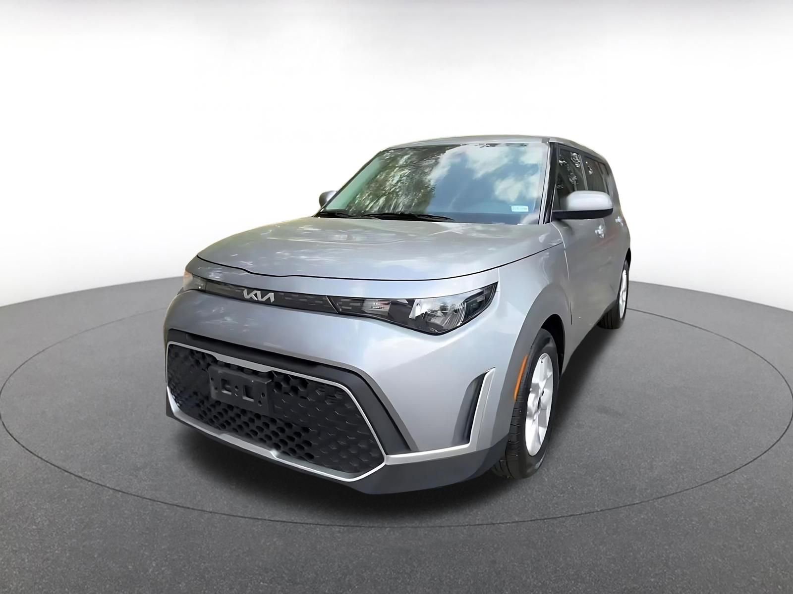 Used 2025 Kia Soul LX w/ LX Technology Package FWD image 7