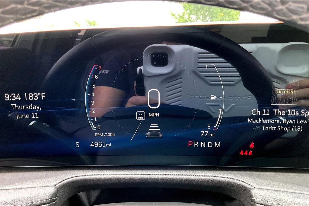 Used 2024 Cadillac XT4 Premium Luxury w/ Technology Package FWD image 22