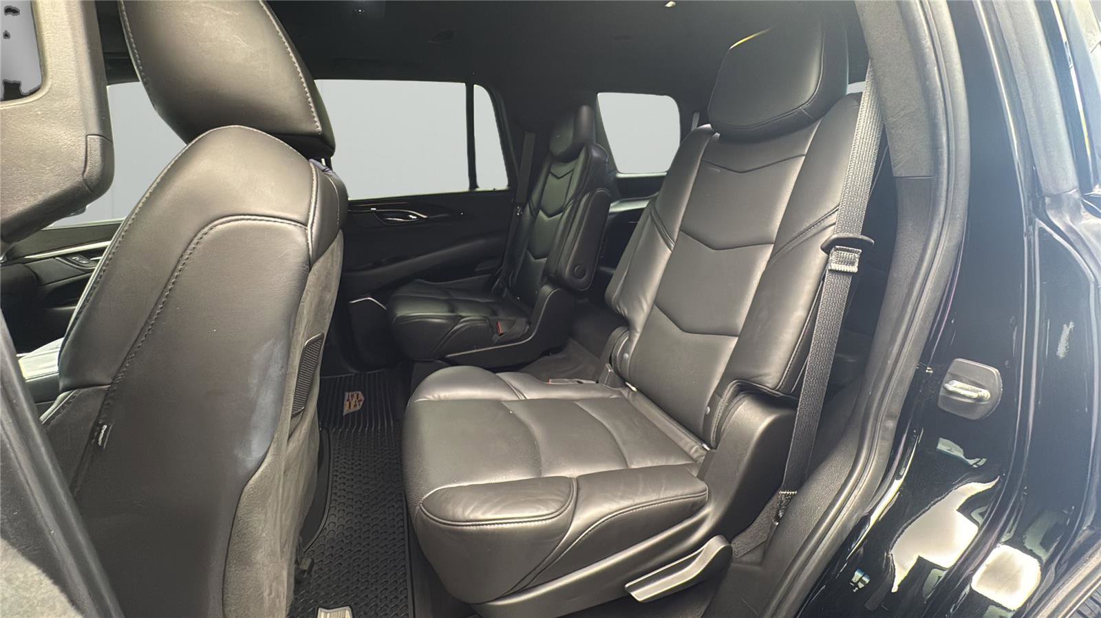 Used 2020 Cadillac Escalade Platinum w/ Escalade Sport Edition AWD/4WD image 11