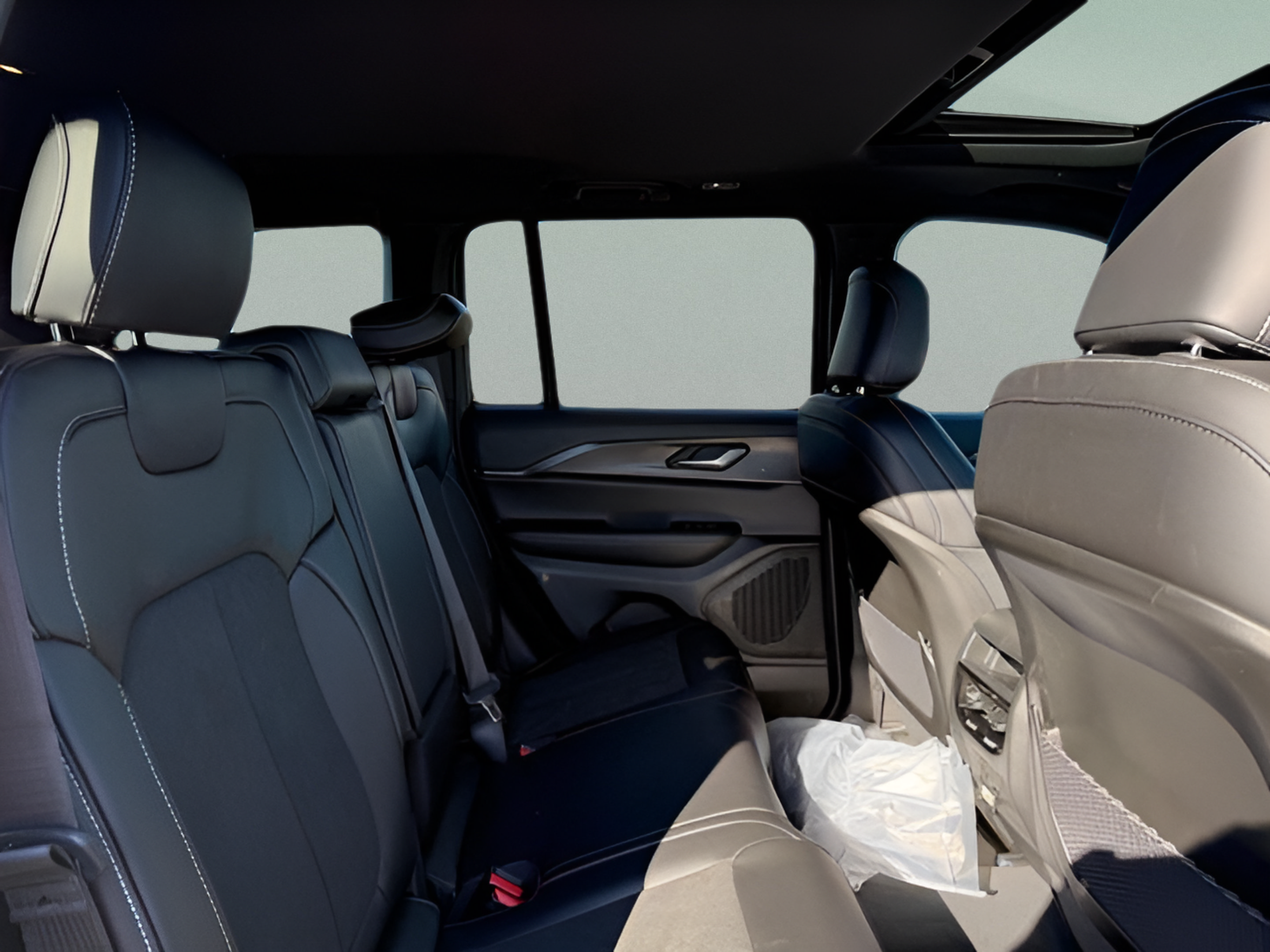 New 2027 Jeep Grand Cherokee Laredo X AWD/4WD image 10