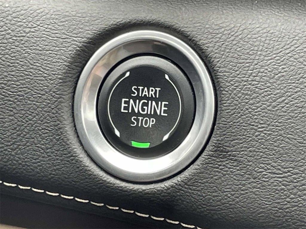 Used 2024 Cadillac Escalade Premium Luxury image 21