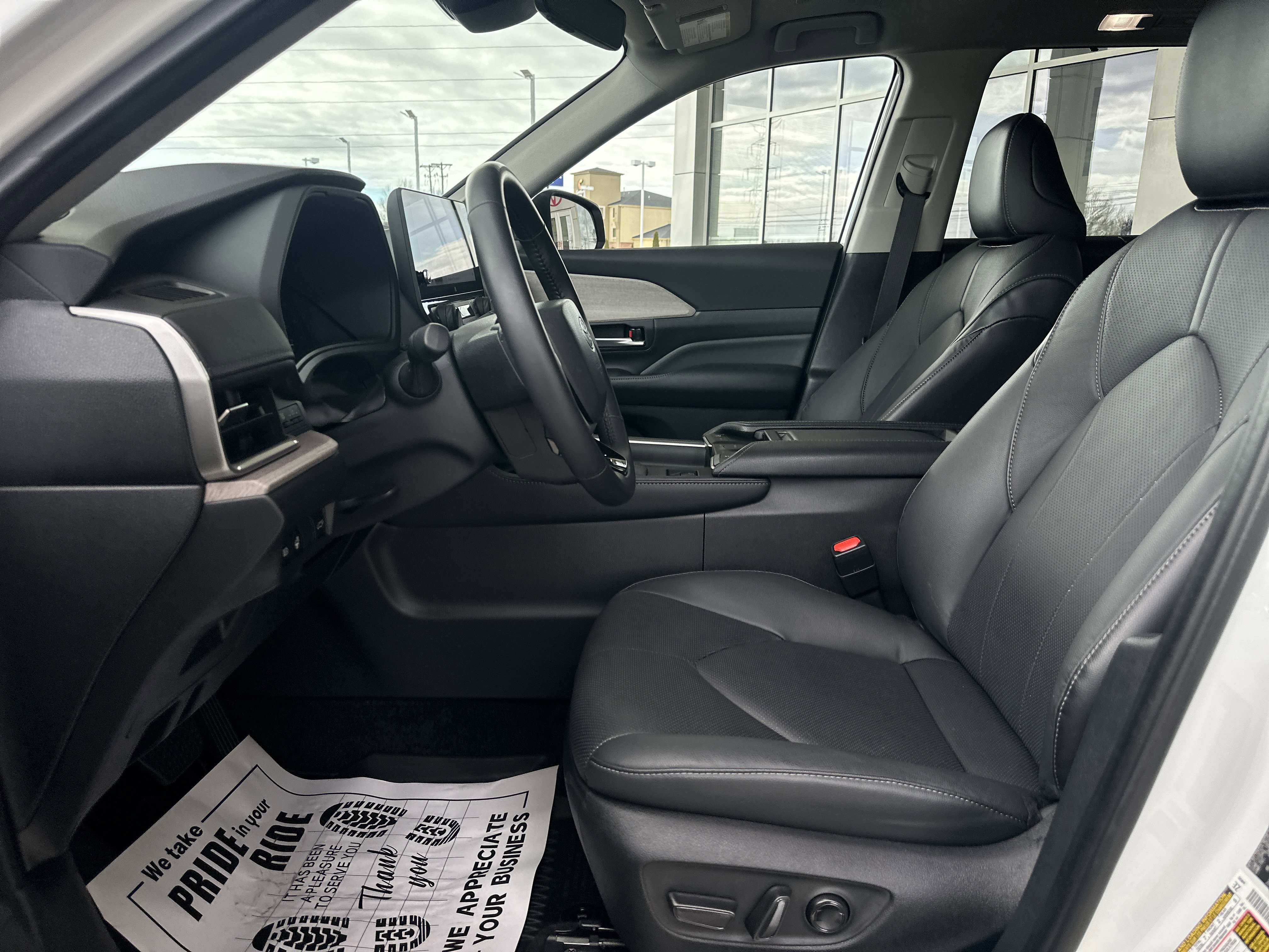 Certified 2024 Toyota Grand Highlander AWD image 10