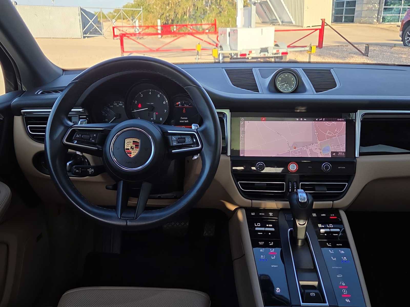 Used 2022 Porsche Macan AWD/4WD image 14