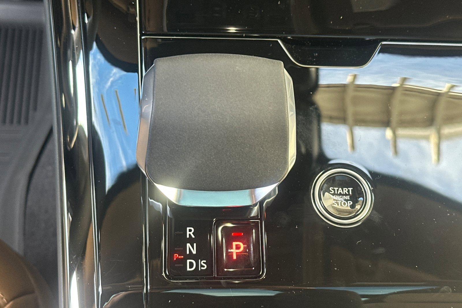 New 2025 Land Rover Range Rover Sport SE image 21