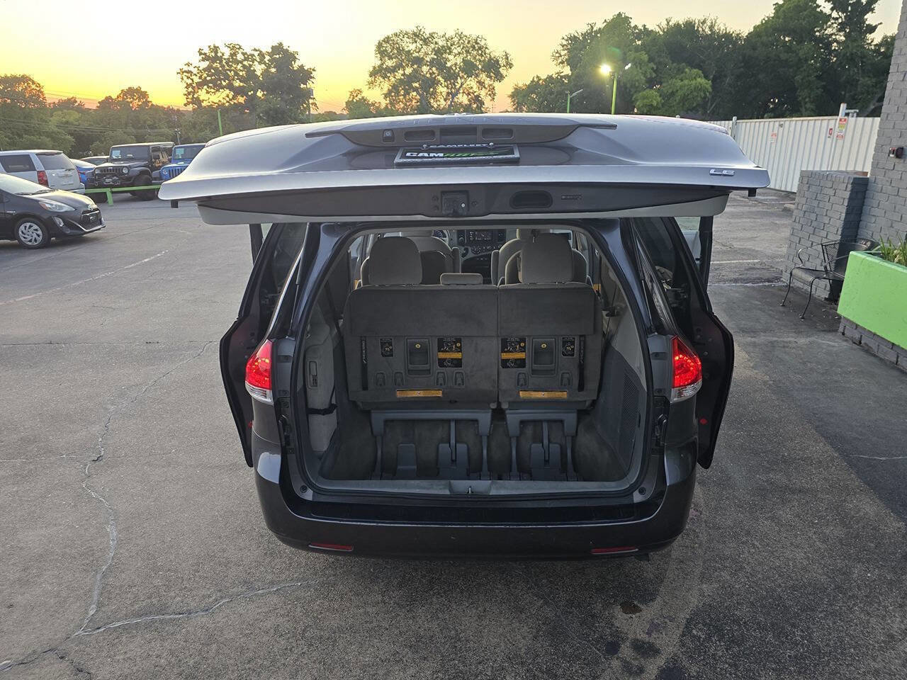 Used 2012 Toyota Sienna LE FWD image 50